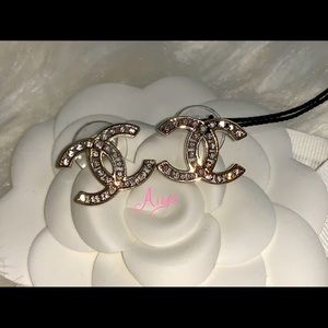 ❌❌SOLD❌❌ Chanel 21P CC earrings gold with crystals